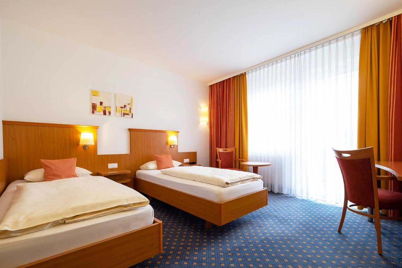 Hotel Am Steinberg ฮิลเดสไฮม์ ภายนอก รูปภาพ