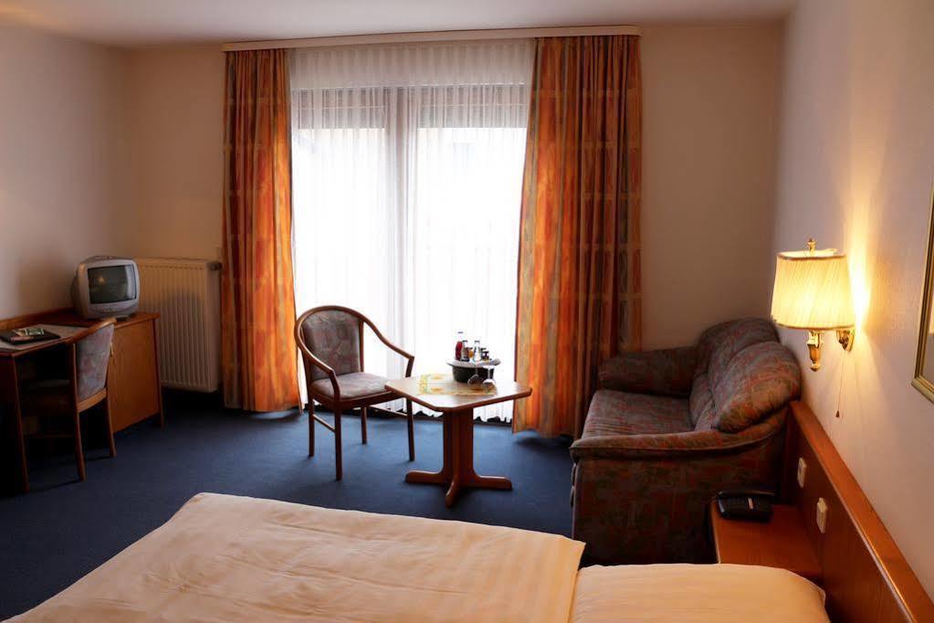 Hotel Am Steinberg ฮิลเดสไฮม์ ภายนอก รูปภาพ